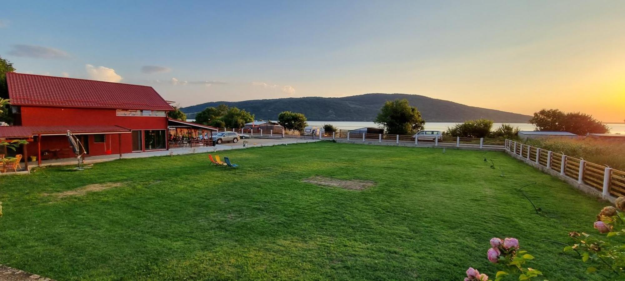 Vila Legrand Bazias Екстериор снимка
